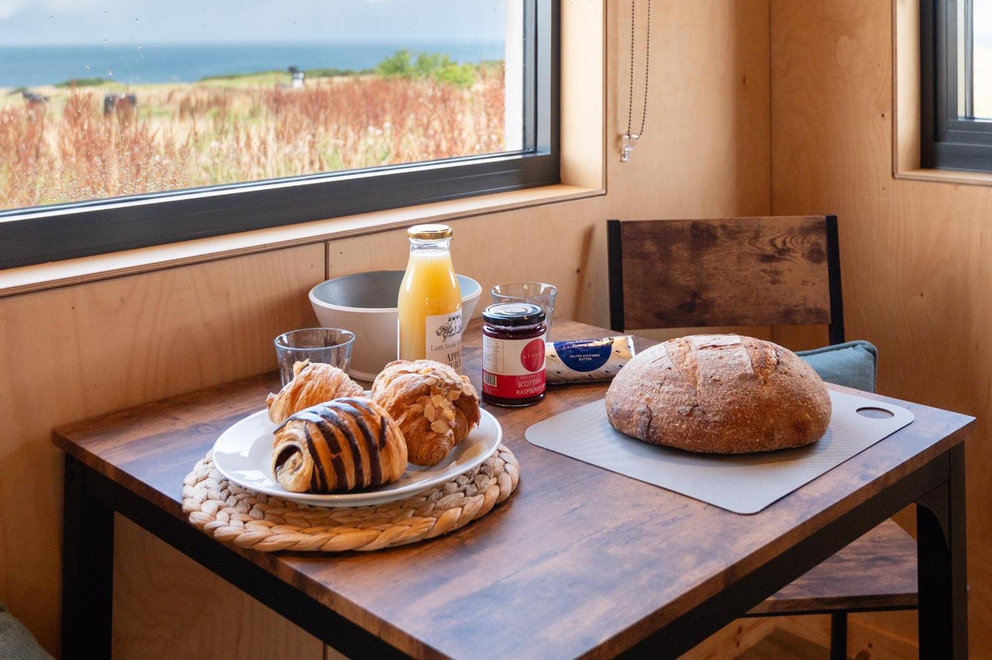 Rustic Cabins, Sea Views From Rewilded Farm With Highland Cows St Andrews Eksteriør bilde